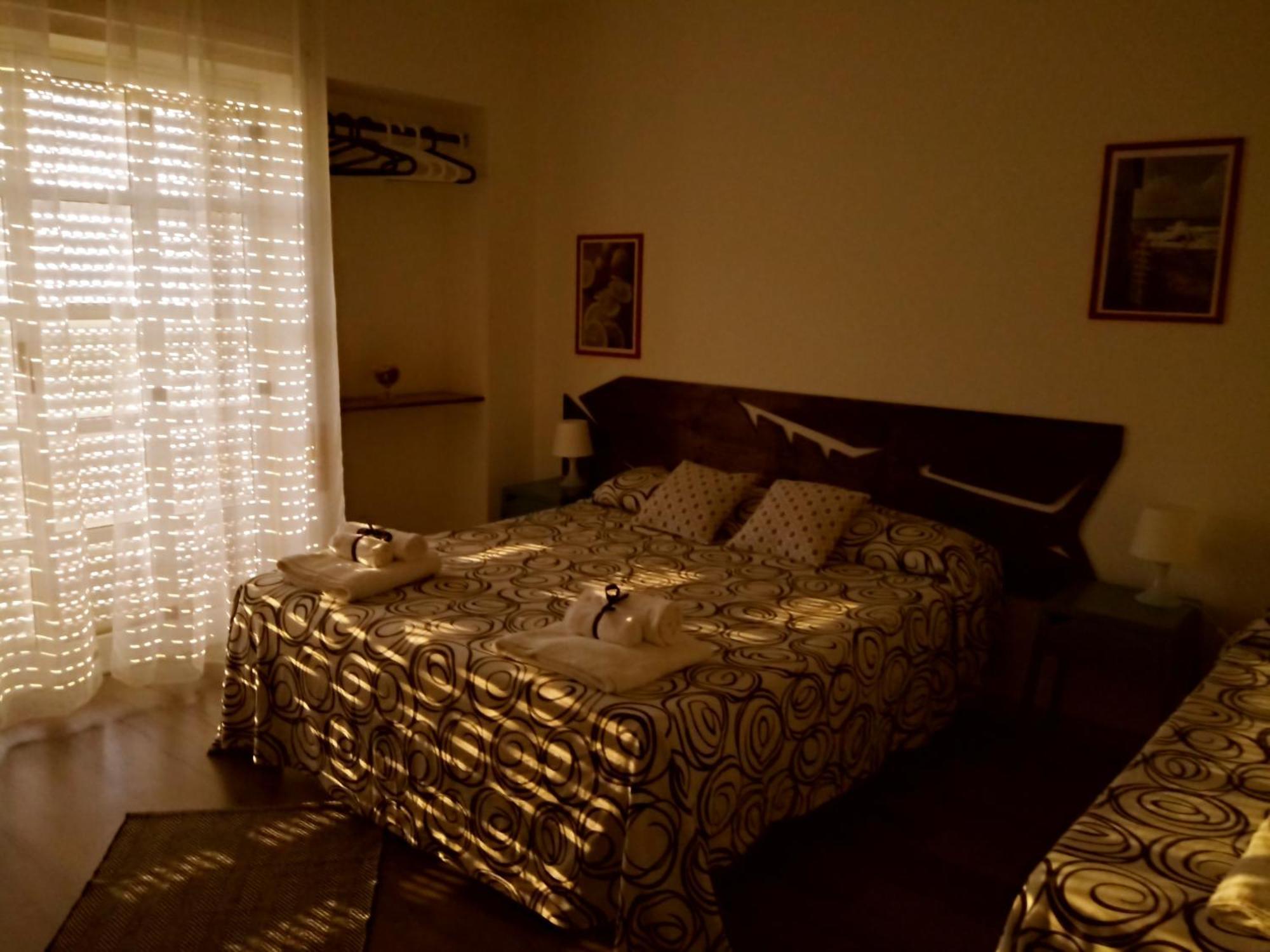Idria B&B Barcellona-Pozzo di Gotto Cameră foto